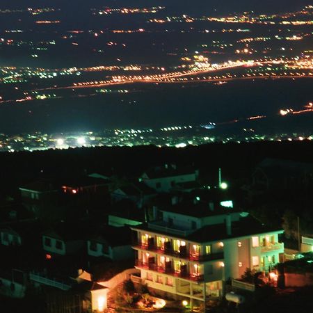 Apartamentos Turisticos Cumbres Verdes La Zubia  Eksteriør billede