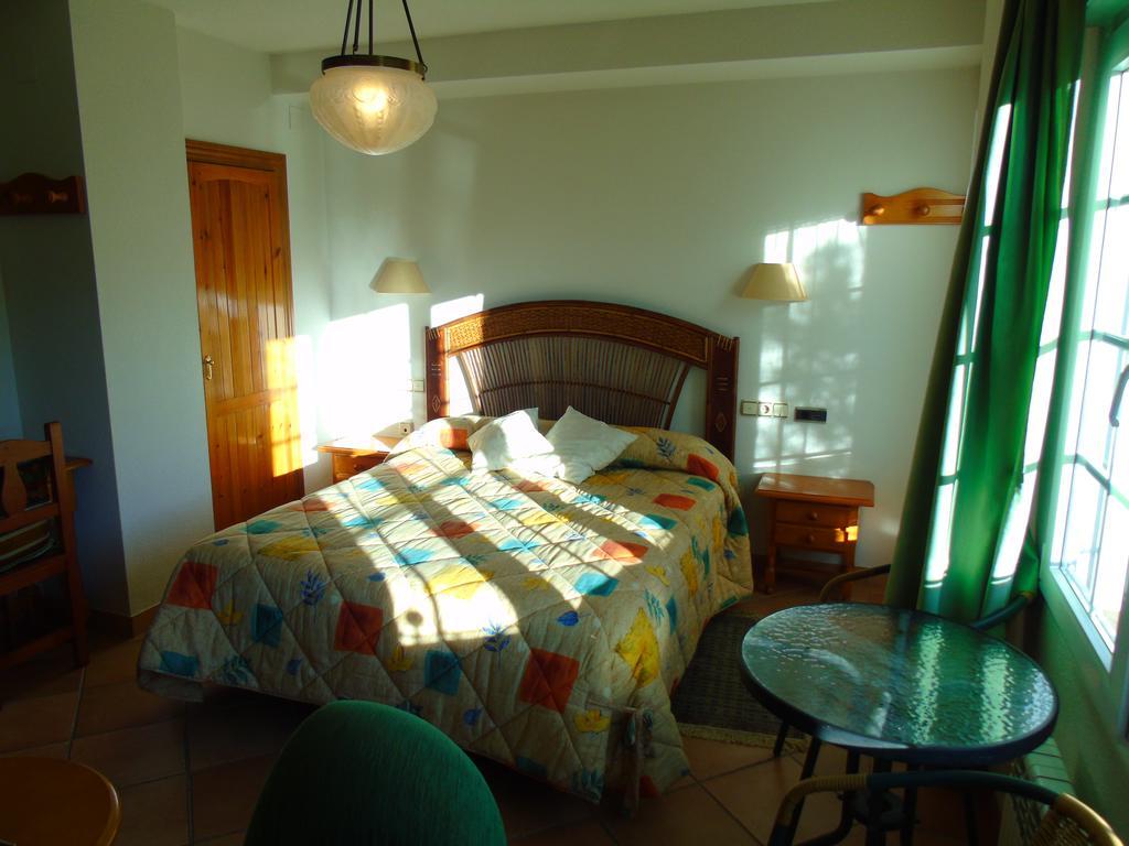 Apartamentos Turisticos Cumbres Verdes La Zubia  Værelse billede