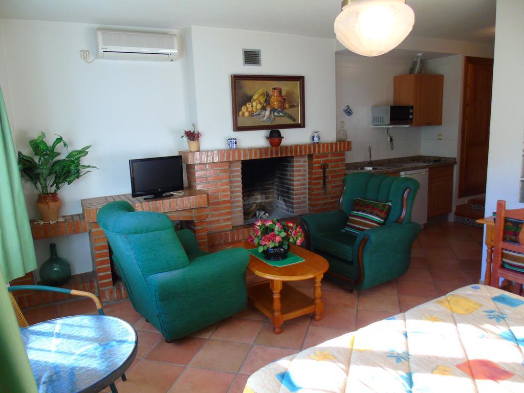 Apartamentos Turisticos Cumbres Verdes La Zubia  Værelse billede