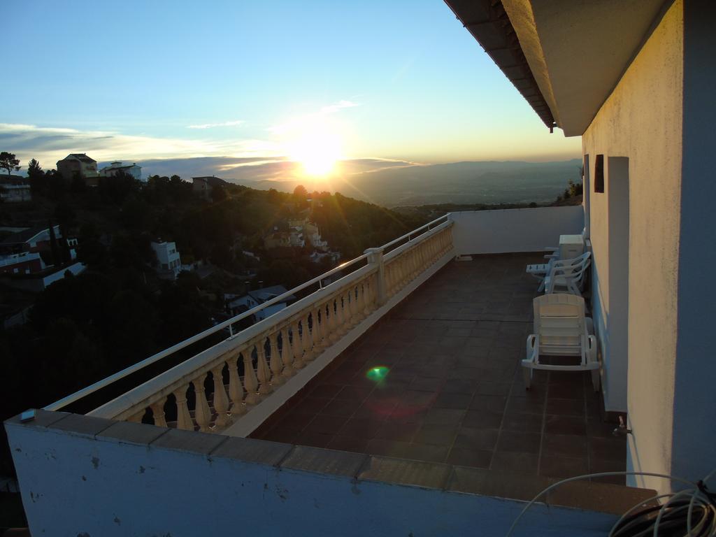 Apartamentos Turisticos Cumbres Verdes La Zubia  Eksteriør billede