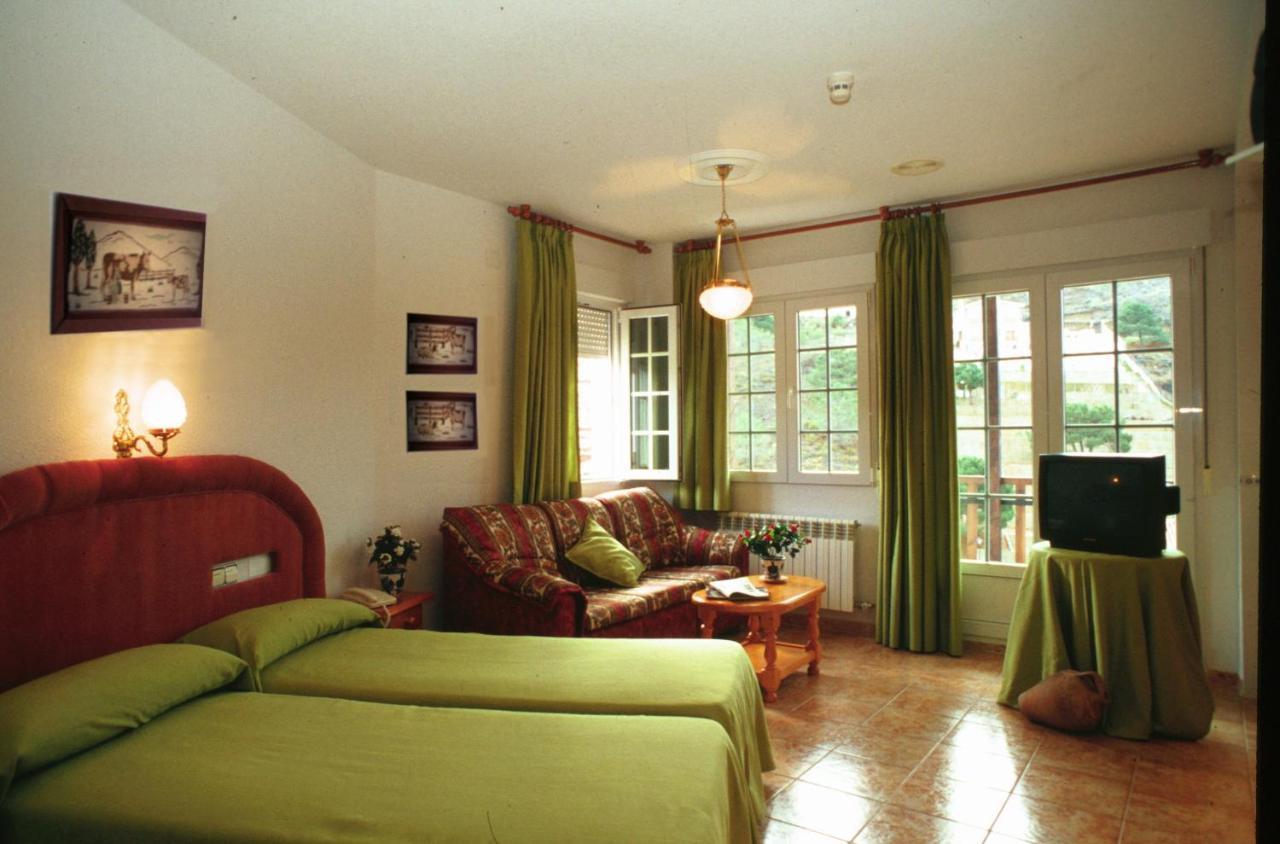 Apartamentos Turisticos Cumbres Verdes La Zubia  Eksteriør billede
