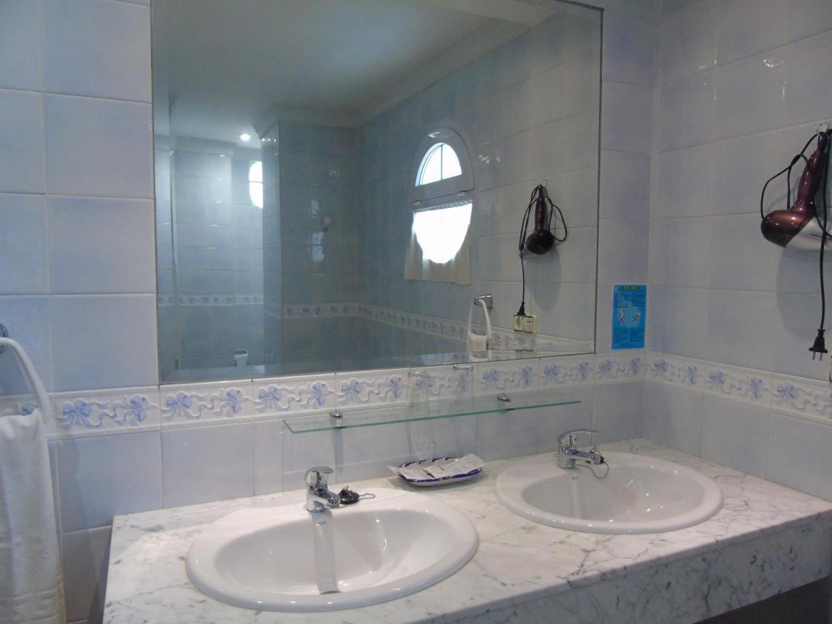 Apartamentos Turisticos Cumbres Verdes La Zubia  Eksteriør billede
