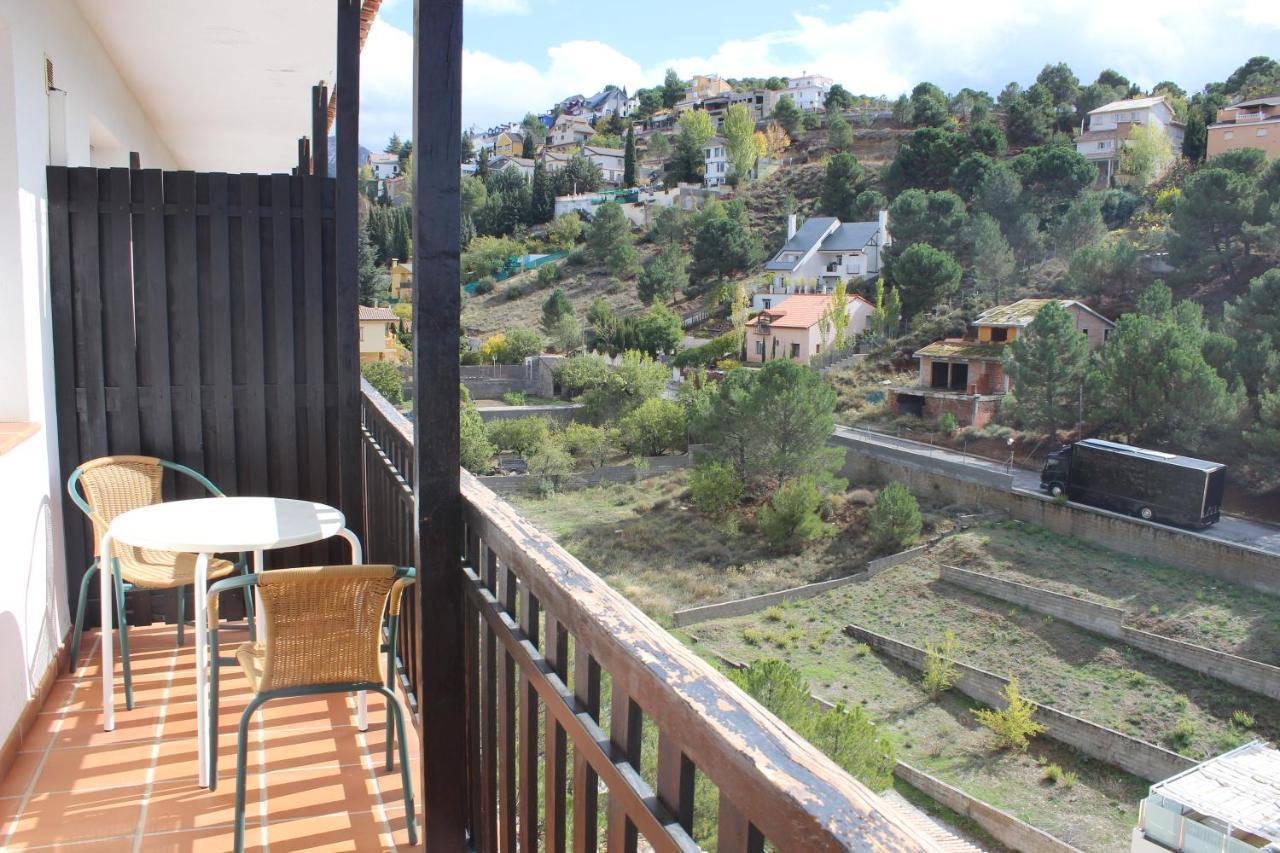 Apartamentos Turisticos Cumbres Verdes La Zubia  Eksteriør billede