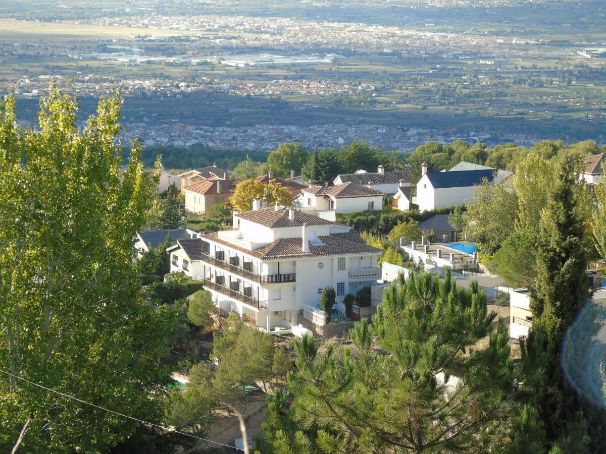Apartamentos Turisticos Cumbres Verdes La Zubia  Eksteriør billede
