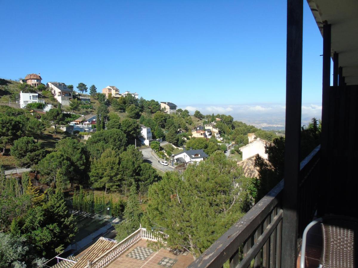 Apartamentos Turisticos Cumbres Verdes La Zubia  Eksteriør billede