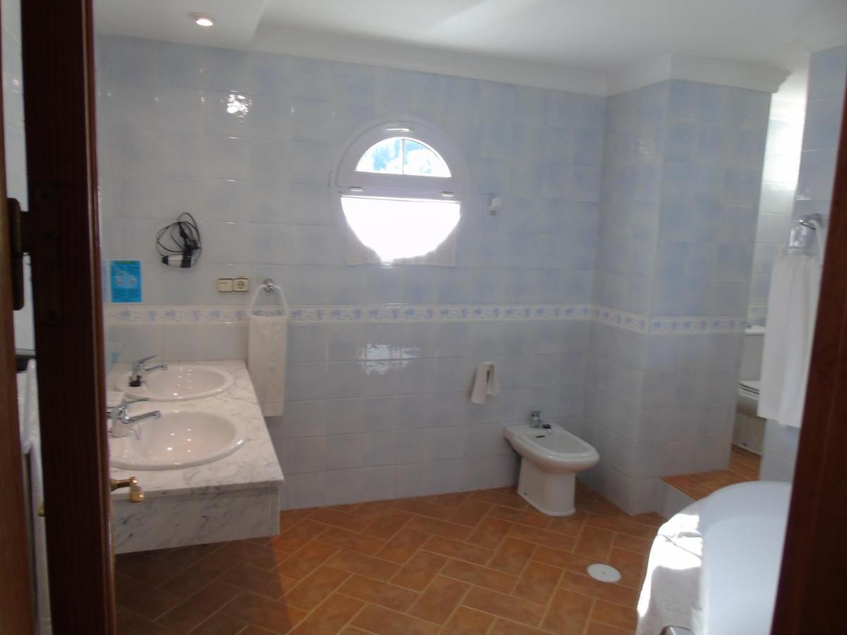 Apartamentos Turisticos Cumbres Verdes La Zubia  Eksteriør billede